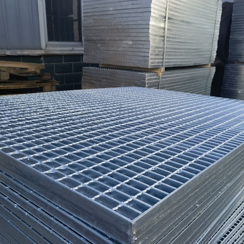 鍍鋅平臺(tái)鋼格板的首選優(yōu)勢(shì)解析