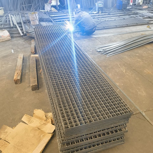 鋼格板采購避坑指南：這5個參數(shù)不懂，小心被坑！