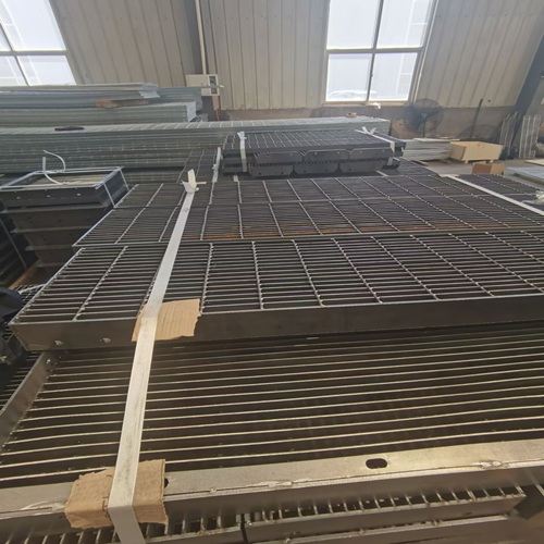 養(yǎng)殖場鋼格柵系統(tǒng)：抵御腐蝕與堵塞的雙重防護