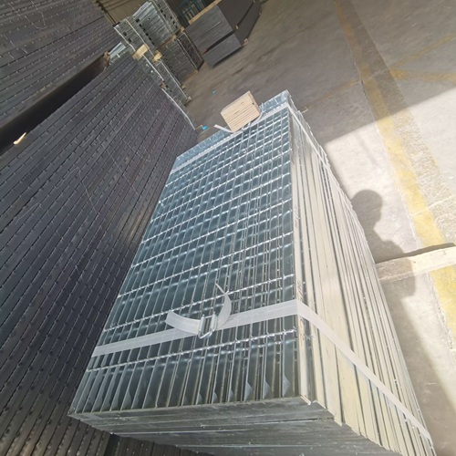 鋼格柵材質(zhì)怎么挑？碳鋼、不銹鋼優(yōu)劣勢深度解析