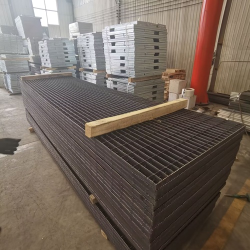 線上線下買鋼格柵有啥區(qū)別？看完再下單不后悔