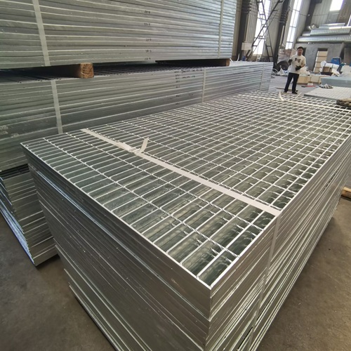 鋼格柵知識科普：材質、規(guī)格如何影響使用效果？