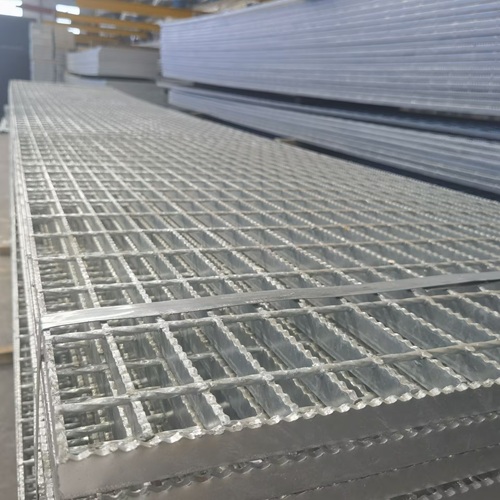 鋼格柵對比傳統(tǒng)材料，優(yōu)勢竟有這么多？