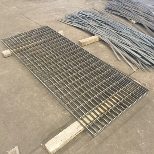 鋼格柵對比傳統(tǒng)材料，優(yōu)勢竟有這么多？