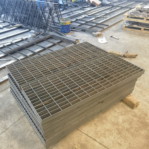 不同場(chǎng)景下鋼格板選型指南，照著買不踩雷