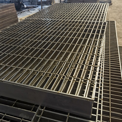 鋼格板現(xiàn)場(chǎng)切割要注意哪些細(xì)節(jié)