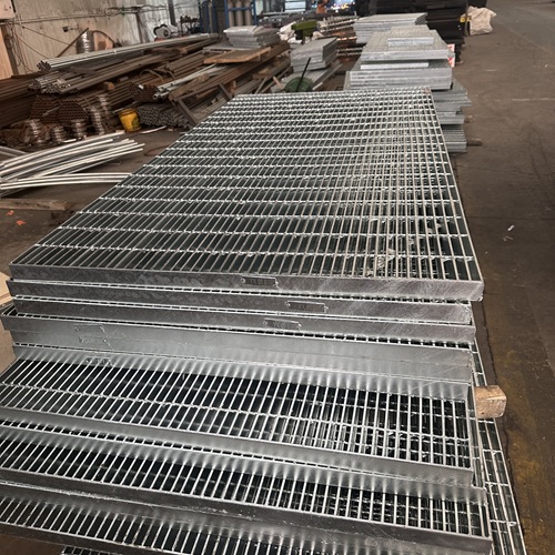 音樂節(jié)舞臺(tái)搭建必用鋼格板，承重強(qiáng)還易拆卸