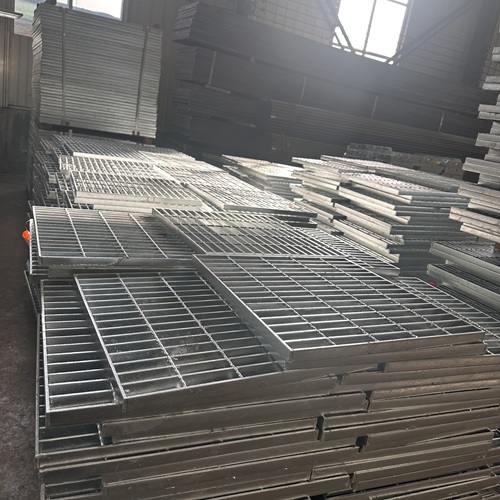 鋼格板選型別只看價(jià)格，這4個(gè)硬指標(biāo)才關(guān)鍵