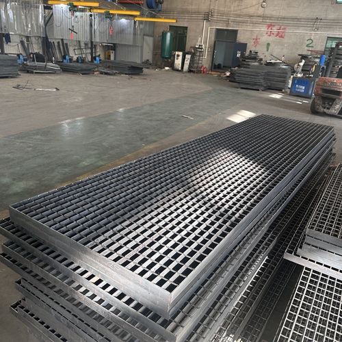 鋼格板搭配支撐結(jié)構(gòu)這樣做穩(wěn)固不松動(dòng)